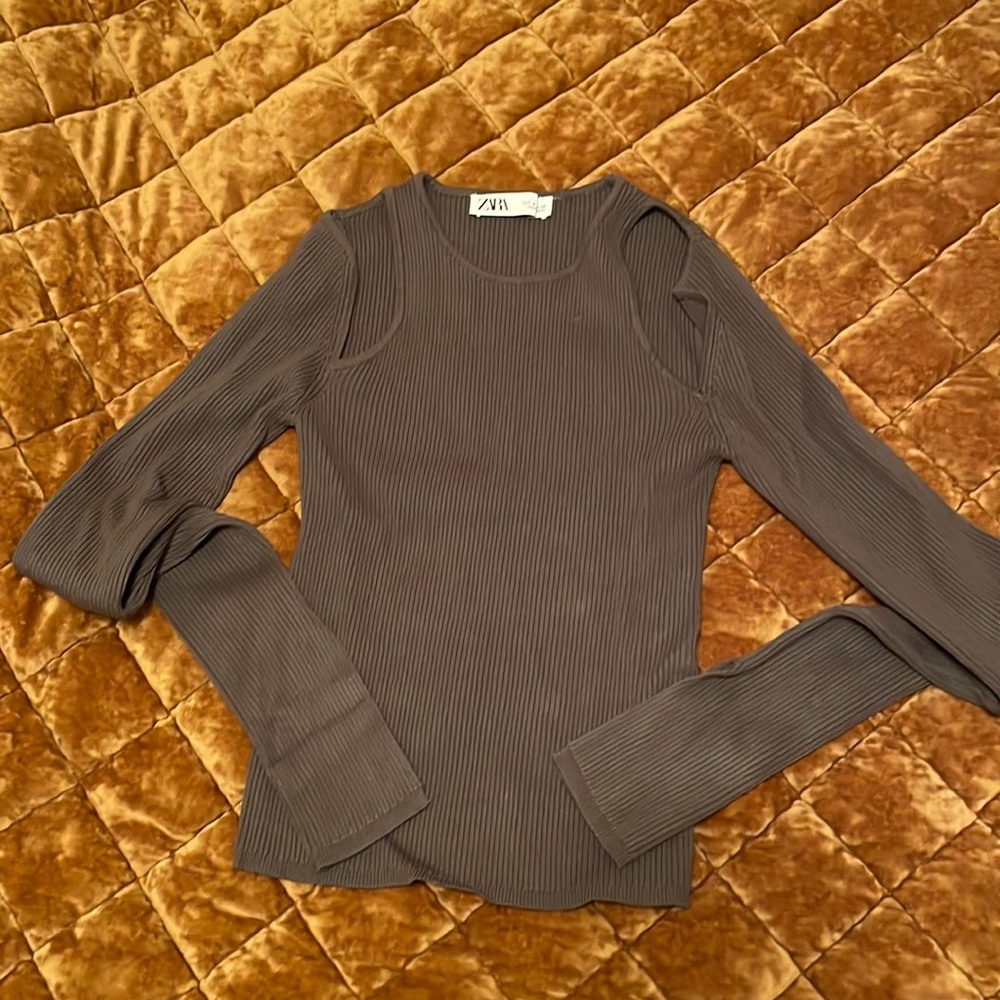 ZARA CUT OUT TOP